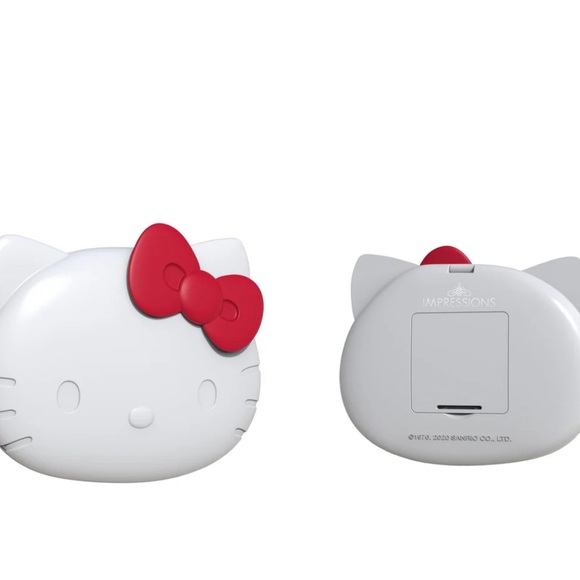 Hello Kitty Kawaii Battery Compact Mirror - Picture 3 of 4